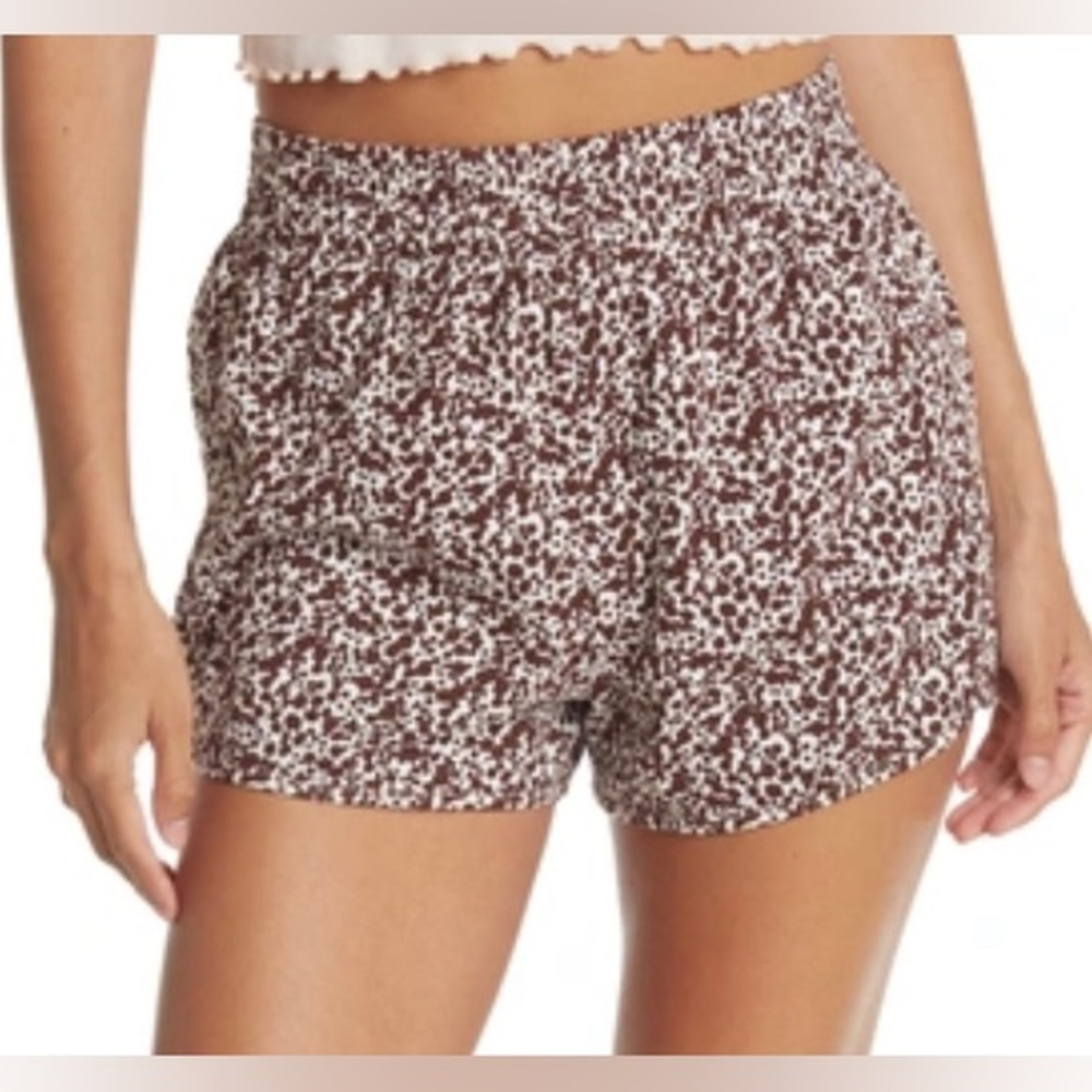 NWT Abound Ivory Brown Mini Moo
Pattern Relaxed Easy Shorts Size Medium